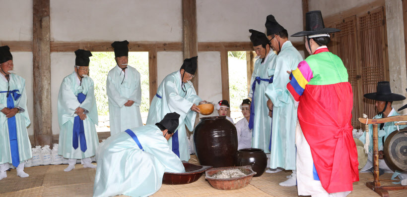 강릉단오제 신주빚기