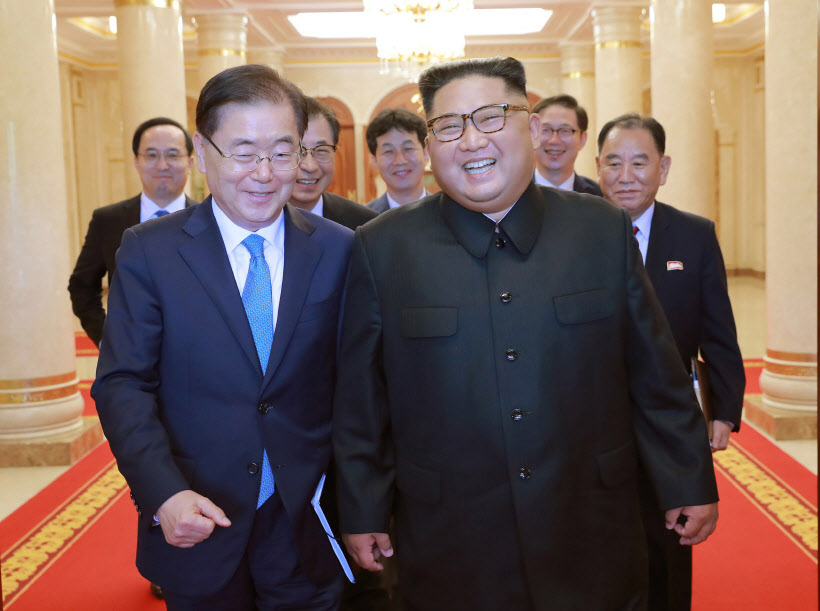 북한 김정은, 대북 특별사절단 접견<YONHAP NO-2992>