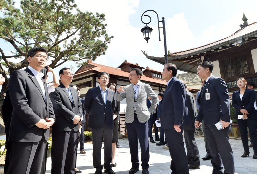 朴시장, 3국 장관들에 강화 소창체험관 소개