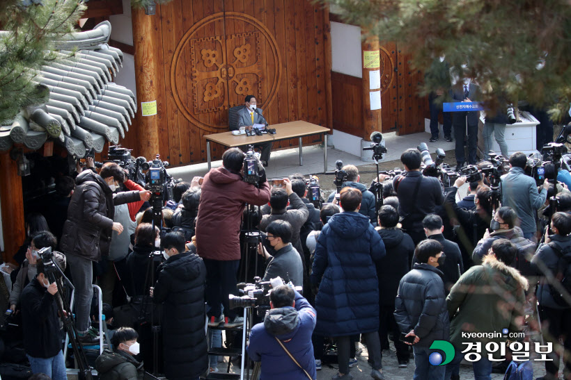 기자회견하는 신천지 이만희 총회장