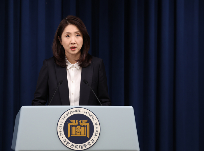 ‘윤 대통령 가짜영상’ 강력 대응 방침 밝히는 김수경 대변인