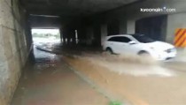 [날씨]수원 지역 천둥·번개 동반 기습 폭우로 일부 도로 침수… 인계동·당수동 하수도 역류