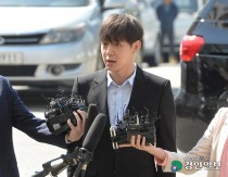 '마약 스캔들' 박유천, 경찰 출석… 