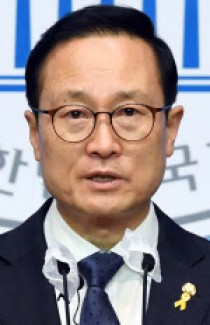 홍영표 출사표…민주당 '당권 경선' 본격 레이스 '3파전'