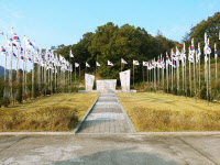 '파주서 광복절 역사기행'… 태극기 마을·근현대사박물관·장준하공원·정태진기념관