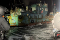인천 해역 불법조업 중국어선 나포… 쇠창살 설치·해경 명령 거부 도주