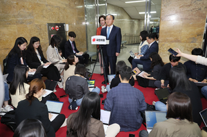 윤재옥 “영수회담 마치고 논의”… 교섭단체 회동 무산