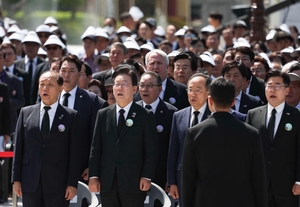 여야, 광주 5·18 민주화운동 44주년 기념식 총집결